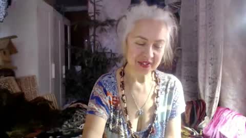 Snapshot of tanganiika chatting on 10/11/25, 06:12 Milena online show from 10/11/25, 06:12