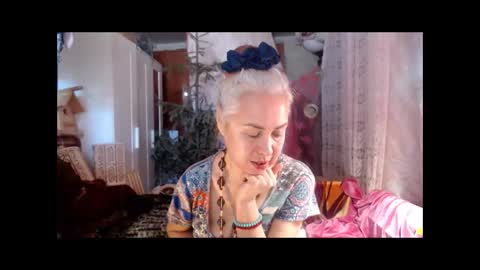 Snapshot of tanganiika chatting on 10/15/25, 04:01 Milena online show from 10/15/25, 04:01