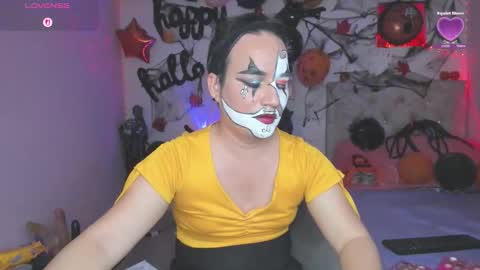 Tania lucia  online show from 10/28/25, 10:56