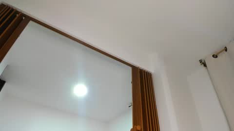 taniabonnet  online show from 10/11/25, 01:27