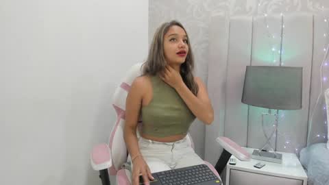 Snapshot of taniacarterr chatting on 01/16/25, 11:48 TaniaCarter online show from 01/16/25, 11:48