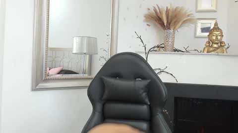 Snapshot of taniacarterr chatting on 01/30/25, 09:14 TaniaCarter online show from 01/30/25, 09:14