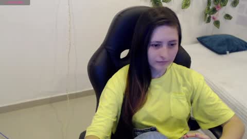 Tania  online show from 12/18/24, 03:11