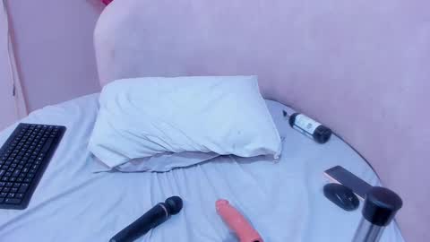 Tania online show from 02/22/25, 02:41