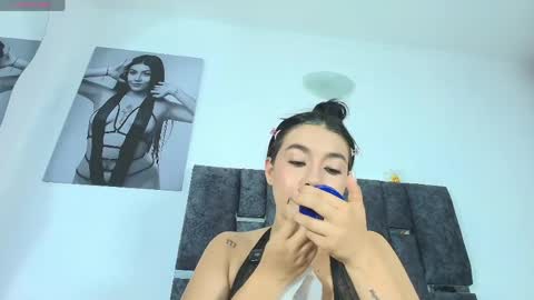 Snapshot of taniamilan chatting on 05/22/26, 07:37 Tania online show from 05/22/26, 07:37