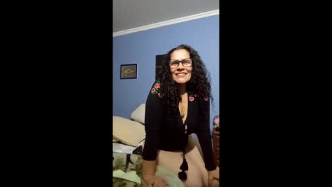 taniamilf69 online show from 12/17/25, 03:12