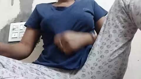 taniya_roy4628 online show from 04/06/26, 02:20