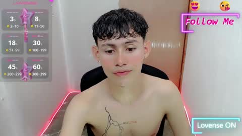 Snapshot of tanjiro_cute chatting on 01/11/25, 03:34 Andres online show from 01/11/25, 03:34