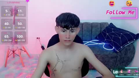 Snapshot of tanjiro_cute chatting on 01/30/25, 09:36 Andres online show from 01/30/25, 09:36