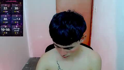 Snapshot of tanjiro_cute chatting on 09/09/25, 10:04 Andres online show from 09/09/25, 10:04