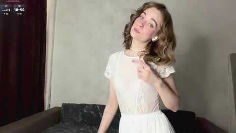 Mia online show from 04/05/26, 10:34