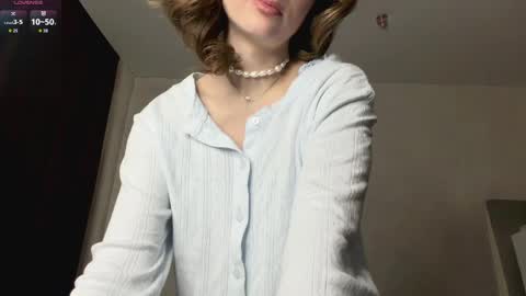 Mia online show from 04/09/26, 01:27