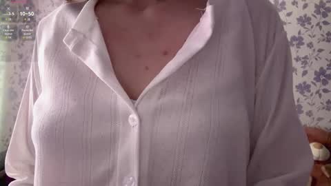 Mia online show from 04/21/26, 04:08