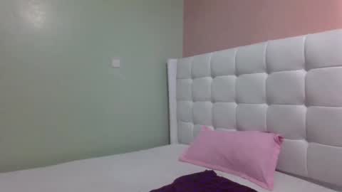 Snapshot of tannia004 chatting on 01/04/25, 11:00 tania online show from 01/04/25, 11:00