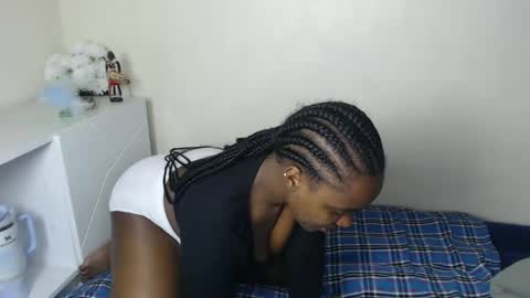 Snapshot of tannia004 chatting on 10/24/25, 02:08 tania online show from 10/24/25, 02:08