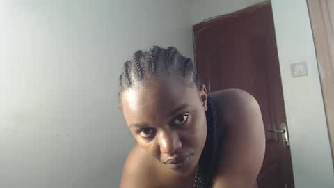 Snapshot of tannia004 chatting on 10/25/25, 02:30 tania online show from 10/25/25, 02:30