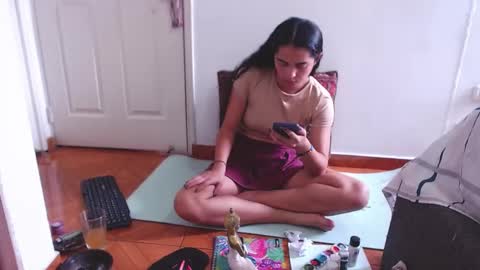 Angeline  Follow  online show from 12/05/24, 06:44