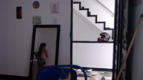 Snapshot of tantricroots chatting on 08/04/26, 06:43 Angeline Follow online show from 08/04/26, 06:43