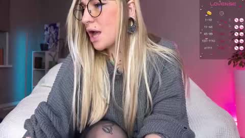 Tanya acid       online show from 12/18/25, 06:25