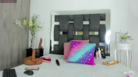 Tanya online show from 01/26/25, 01:15