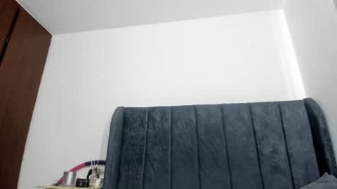 Snapshot of tara__ chatting on 06/25/26, 12:31 tara__ online show from 06/25/26, 12:31