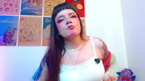 Snapshot of tara_hs chatting on 07/06/26, 01:19 online show from 07/06/26, 01:19
