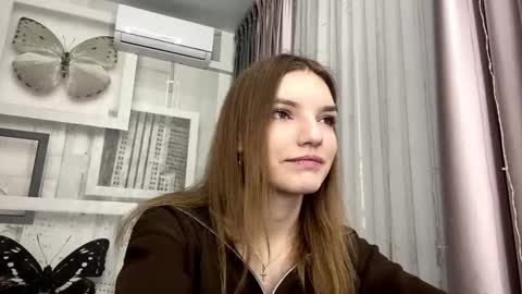 Mia online show from 03/07/26, 10:45