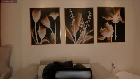 Tara Lawrence online show from 02/05/26, 03:22