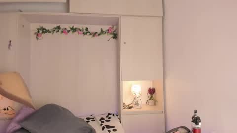  T A R A  online show from 11/07/25, 04:23