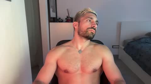 tarquit8 online show from 09/27/25, 04:23