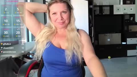 Snapshot of tasha__moon chatting on 10/08/25, 10:24 Tasha Moon online show from 10/08/25, 10:24