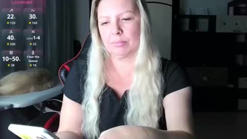 Snapshot of tasha__moon chatting on 10/17/25, 04:09 Tasha Moon online show from 10/17/25, 04:09