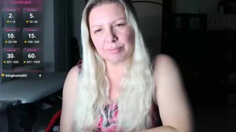 Snapshot of tasha__moon chatting on 10/22/25, 04:51 Tasha Moon online show from 10/22/25, 04:51