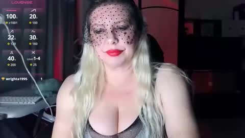 Snapshot of tasha__moon chatting on 10/31/25, 05:14 Tasha Moon online show from 10/31/25, 05:14