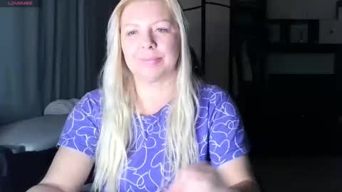 Snapshot of tasha__moon chatting on 11/10/25, 05:45 Tasha Moon online show from 11/10/25, 05:45
