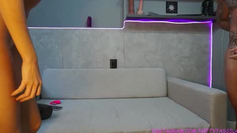 tassiarauj online show from 01/07/26, 01:57