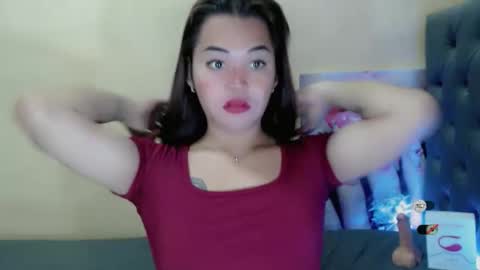 Snapshot of tastefully_yours chatting on 09/11/25, 10:43 Ms Lendy Versa 3 online show from 09/11/25, 10:43