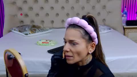 TastyPatricia online show from 12/17/25, 07:03