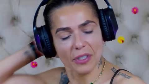 Snapshot of tastypatricia chatting on 05/17/26, 01:29 TastyPatricia online show from 05/17/26, 01:29