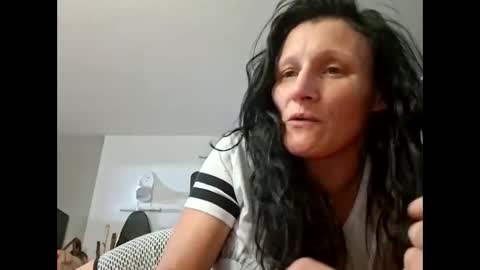 tastypeach6989 online show from 05/15/26, 10:17