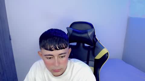 Snapshot of tatannn_ chatting on 11/05/25, 09:59 T A T A N online show from 11/05/25, 09:59