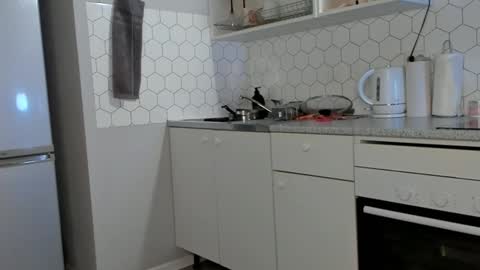 Snapshot of tate_angel chatting on 12/15/24, 07:31 Tate online show from 12/15/24, 07:31