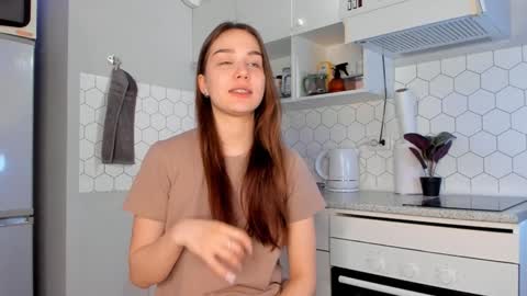 Snapshot of tate_angel chatting on 01/19/25, 06:21 Tate online show from 01/19/25, 06:21