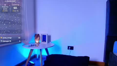 Snapshot of tati_cardenas chatting on 06/21/26, 04:59 AME online show from 06/21/26, 04:59
