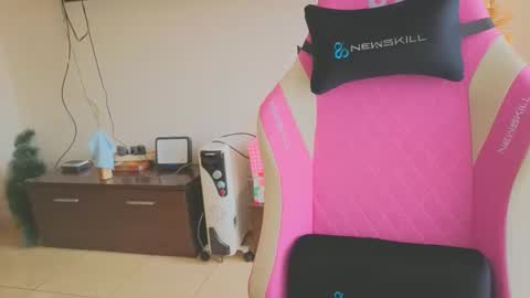 Snapshot of tatiana2224 chatting on 12/19/25, 09:49 tatiana2224 online show from 12/19/25, 09:49