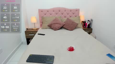 Snapshot of tatiana_ayala chatting on 11/03/25, 07:15 Tatiana Ayala online show from 11/03/25, 07:15