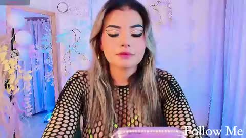 Snapshot of tatiana_ruiiz chatting on 06/17/26, 02:25 Tatiana online show from 06/17/26, 02:25