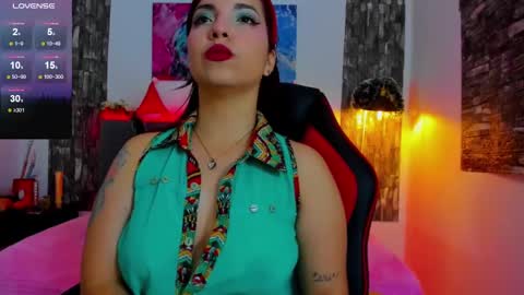 Snapshot of tatiana_sc chatting on 12/14/24, 12:33 Tatiana SC online show from 12/14/24, 12:33