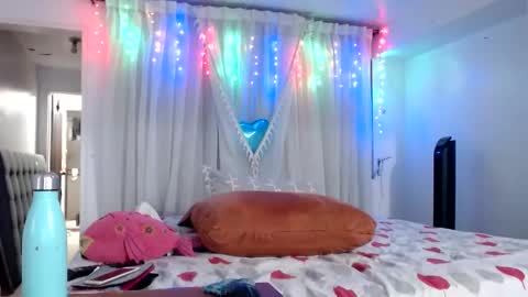 Snapshot of tatianagiraldo12 chatting on 02/22/25, 02:50 tatiana giraldo online show from 02/22/25, 02:50