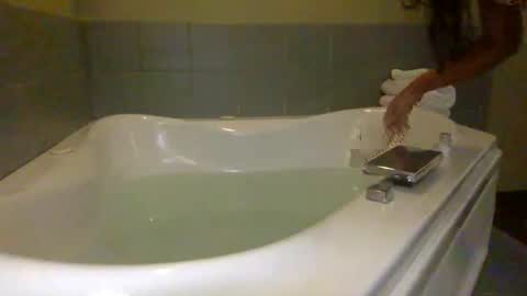 Tatianna Marie online show from 12/31/24, 10:34